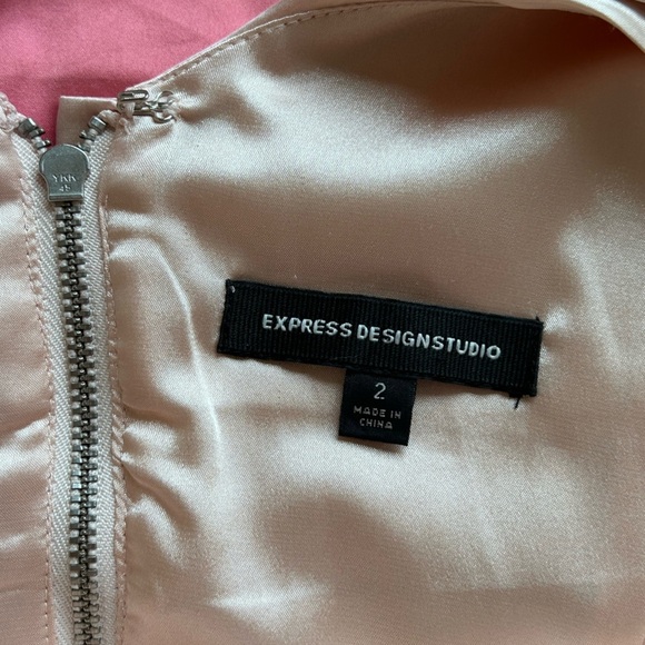 Express Silk pink and cream color block ruched bodycon dress Women’s Size 2 - Picture 4 of 8